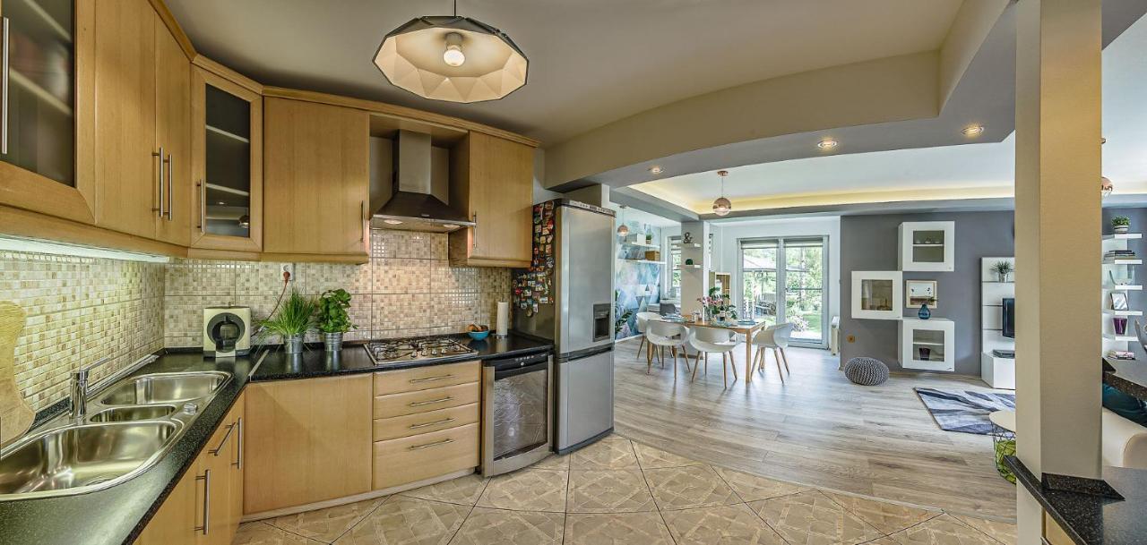 Riverside Apartman**** מישקולץ מראה חיצוני תמונה