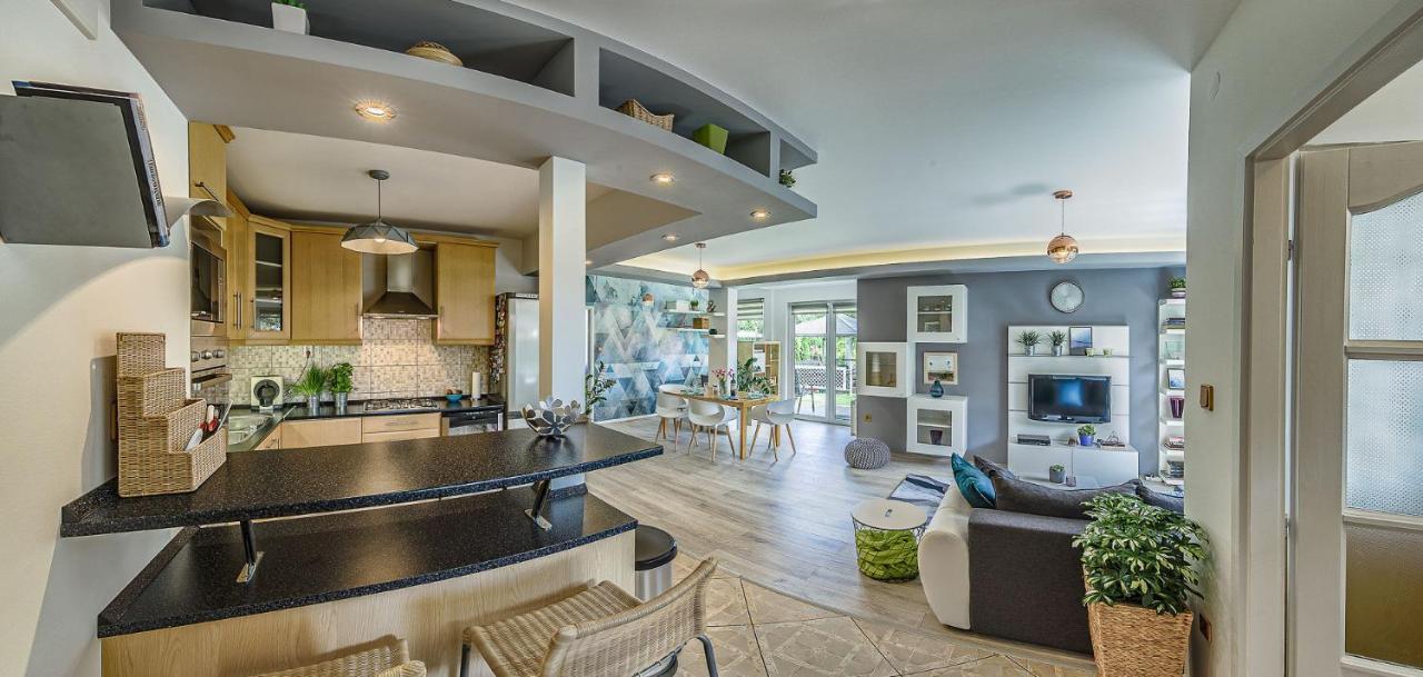 Riverside Apartman**** מישקולץ מראה חיצוני תמונה