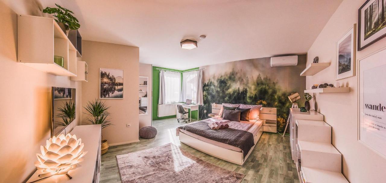 Riverside Apartman**** מישקולץ מראה חיצוני תמונה